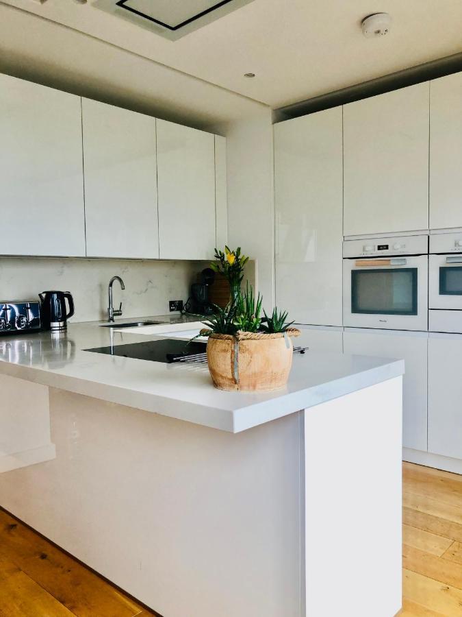 Luxury 2 Bedroom Apartment 20 Min From Central London Exteriör bild