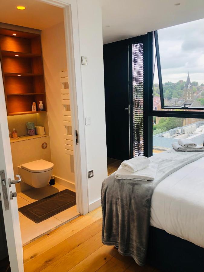 Luxury 2 Bedroom Apartment 20 Min From Central London Exteriör bild