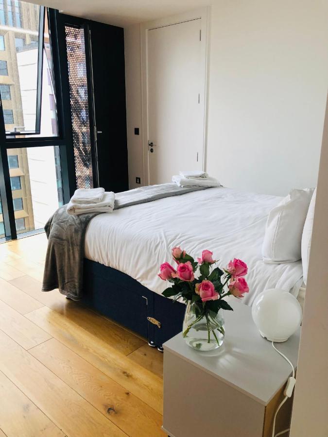 Luxury 2 Bedroom Apartment 20 Min From Central London Exteriör bild